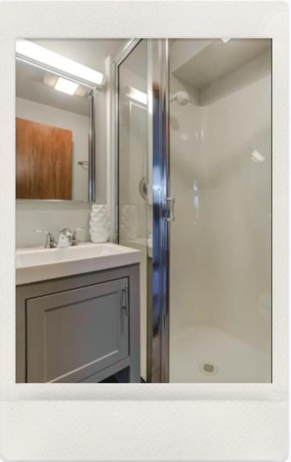 Private Guest Suite In West Bellevue Home المظهر الخارجي الصورة